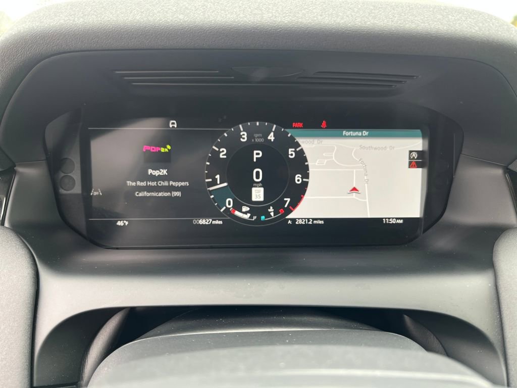 Used 2025 Land Rover Discovery Sport S image 17