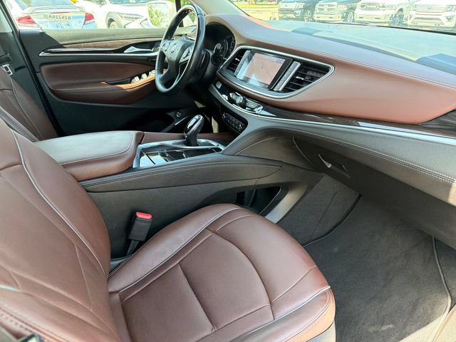 Used 2020 Buick Enclave Avenir w/ Avenir Technology Package AWD/4WD image 24