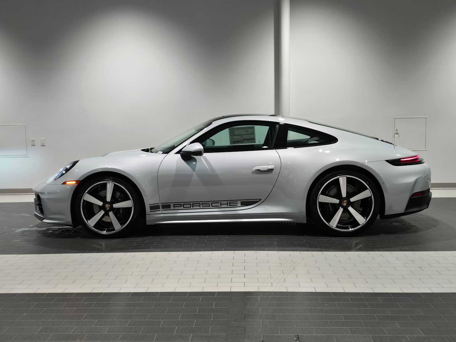 New 2026 Porsche 911 Carrera image 2