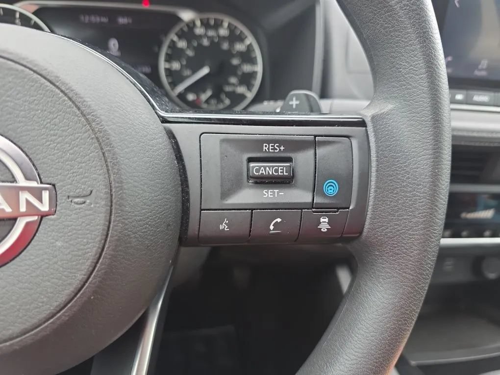 Used 2023 Nissan Rogue SV AWD/4WD image 18