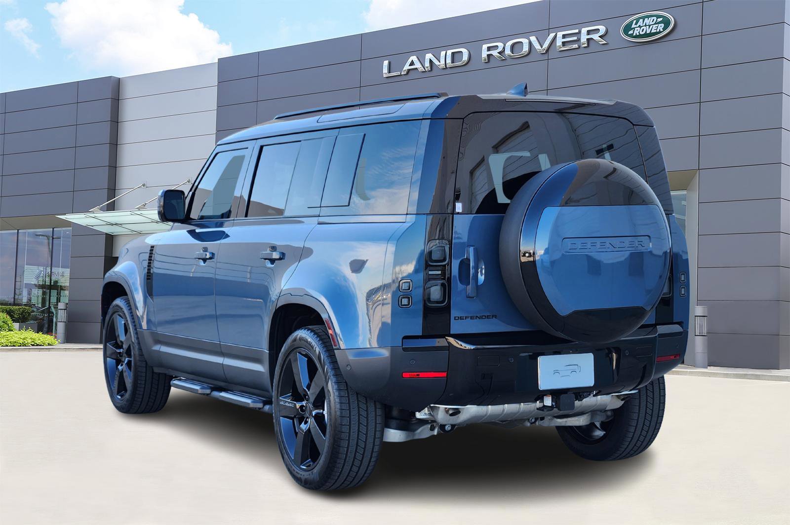 New 2026 Land Rover Defender 110 S image 4