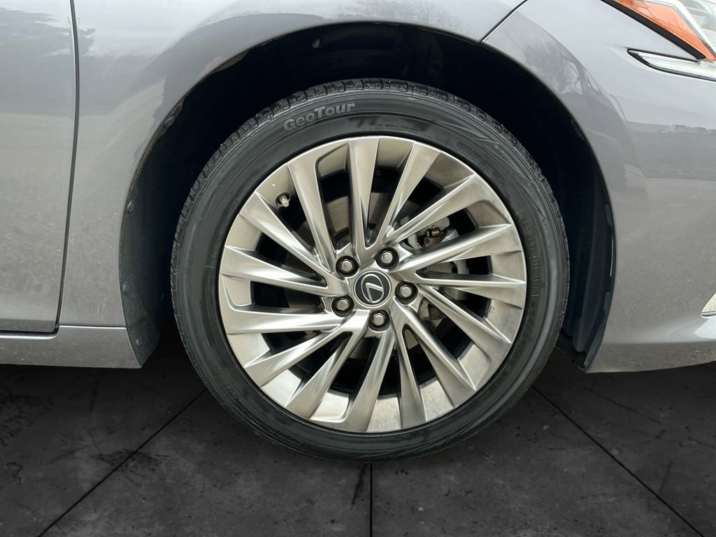 Used 2020 Lexus ES 350 350 Luxury w/ Accessory Package 2 image 15