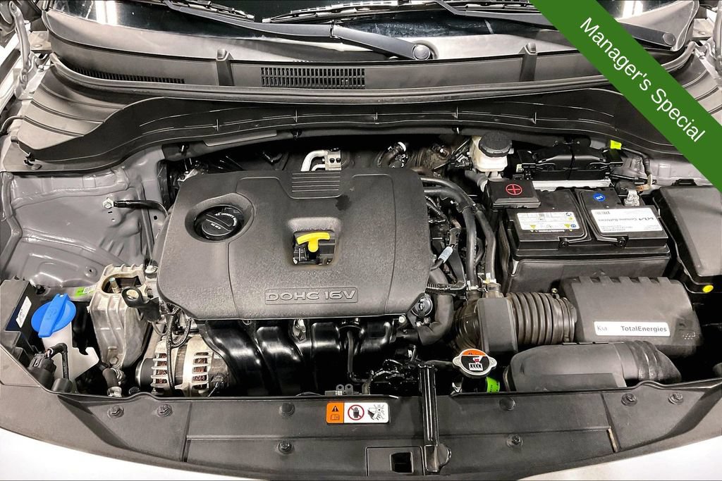 Used 2025 Kia Soul LX w/ LX Technology Package FWD image 11