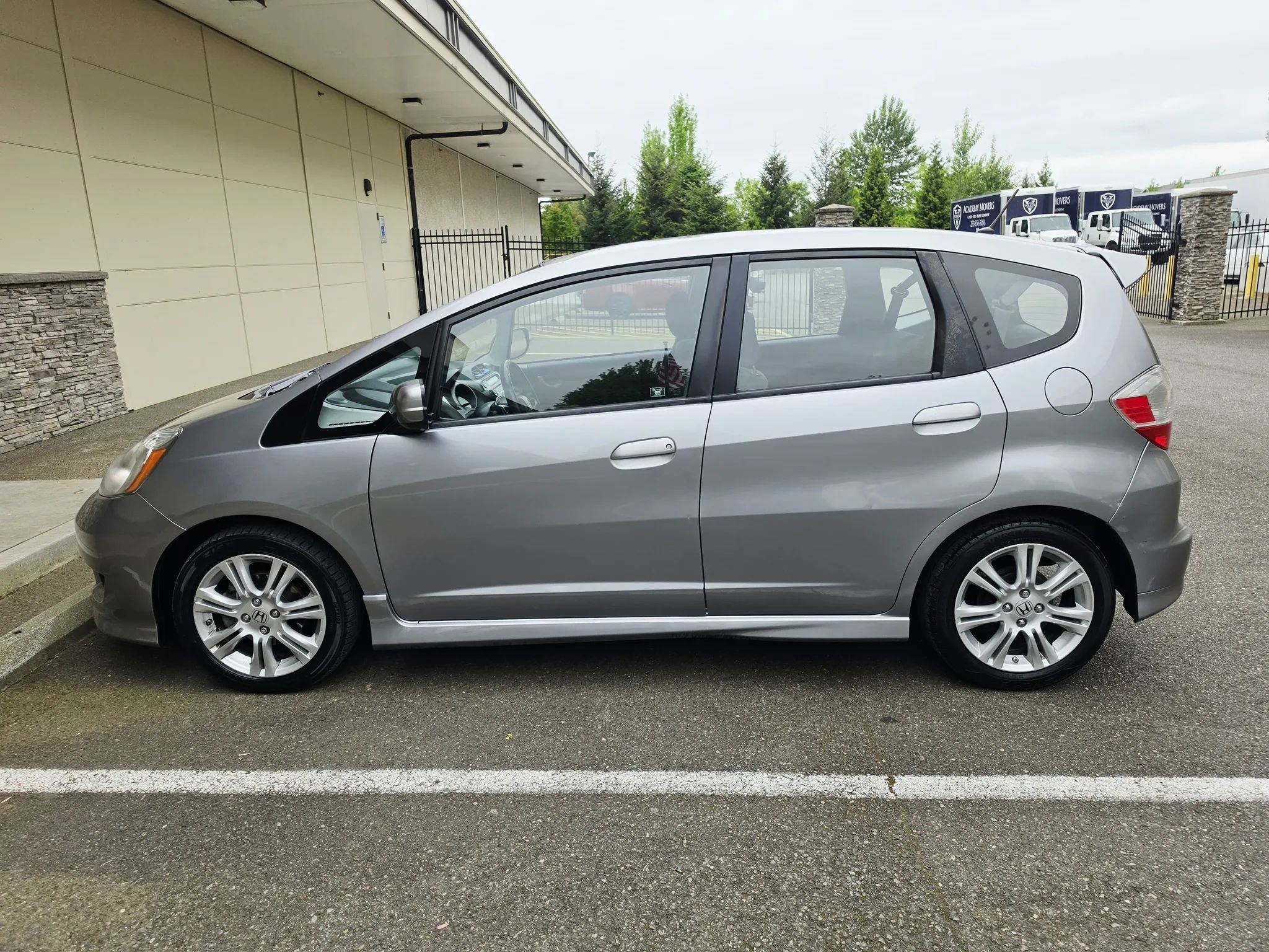 Used 2010 Honda Fit Sport image 2