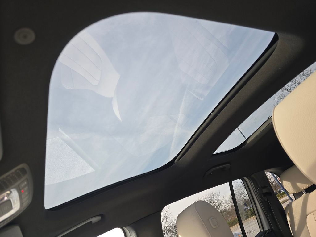 New 2026 Mercedes-Benz GLB 250 4MATIC image 3