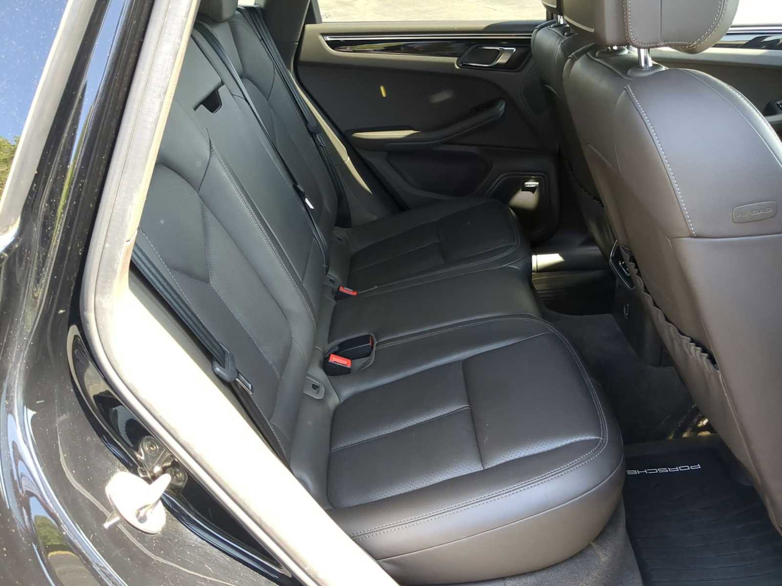 Used 2017 Porsche Macan AWD/4WD image 28