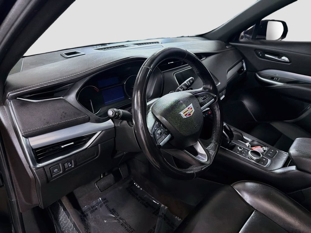 Used 2020 Cadillac XT4 Premium Luxury w/ Cold Weather Package AWD/4WD image 11