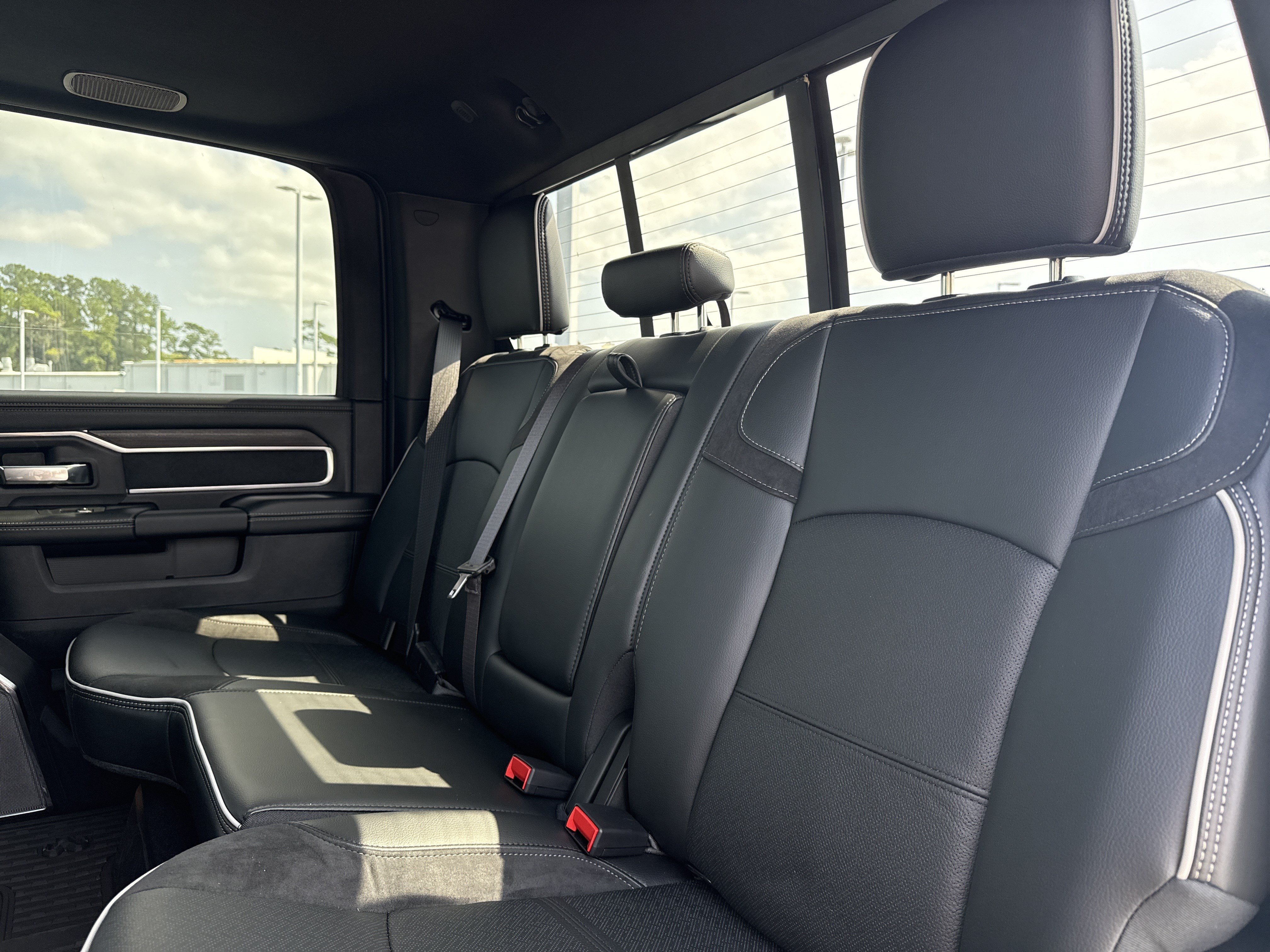 New 2026 RAM 3500 Laramie AWD/4WD image 31