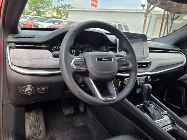 Used 2025 Jeep Compass Latitude w/ Sun & Sound Group image 15