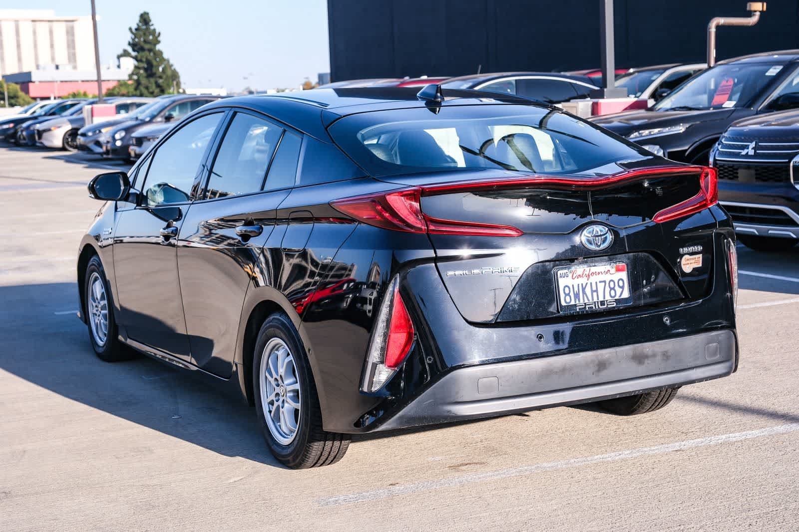Certified 2020 Toyota Prius Prime Limited w/ Carpet Mat Package FWD image 6