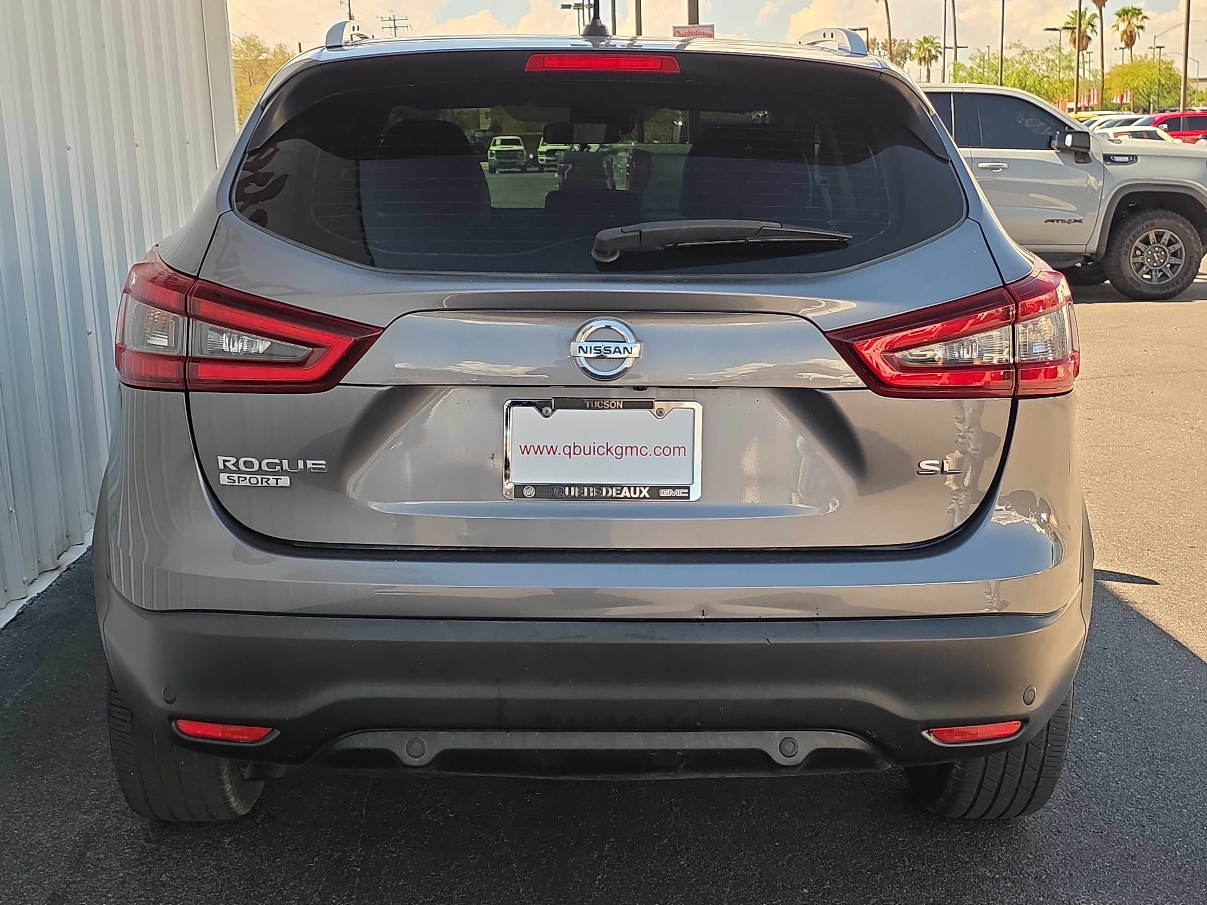 Used 2020 Nissan Rogue Sport SL image 3
