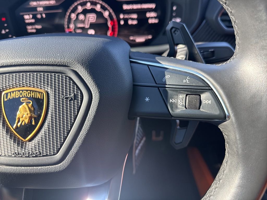 Used 2022 Lamborghini Urus image 18