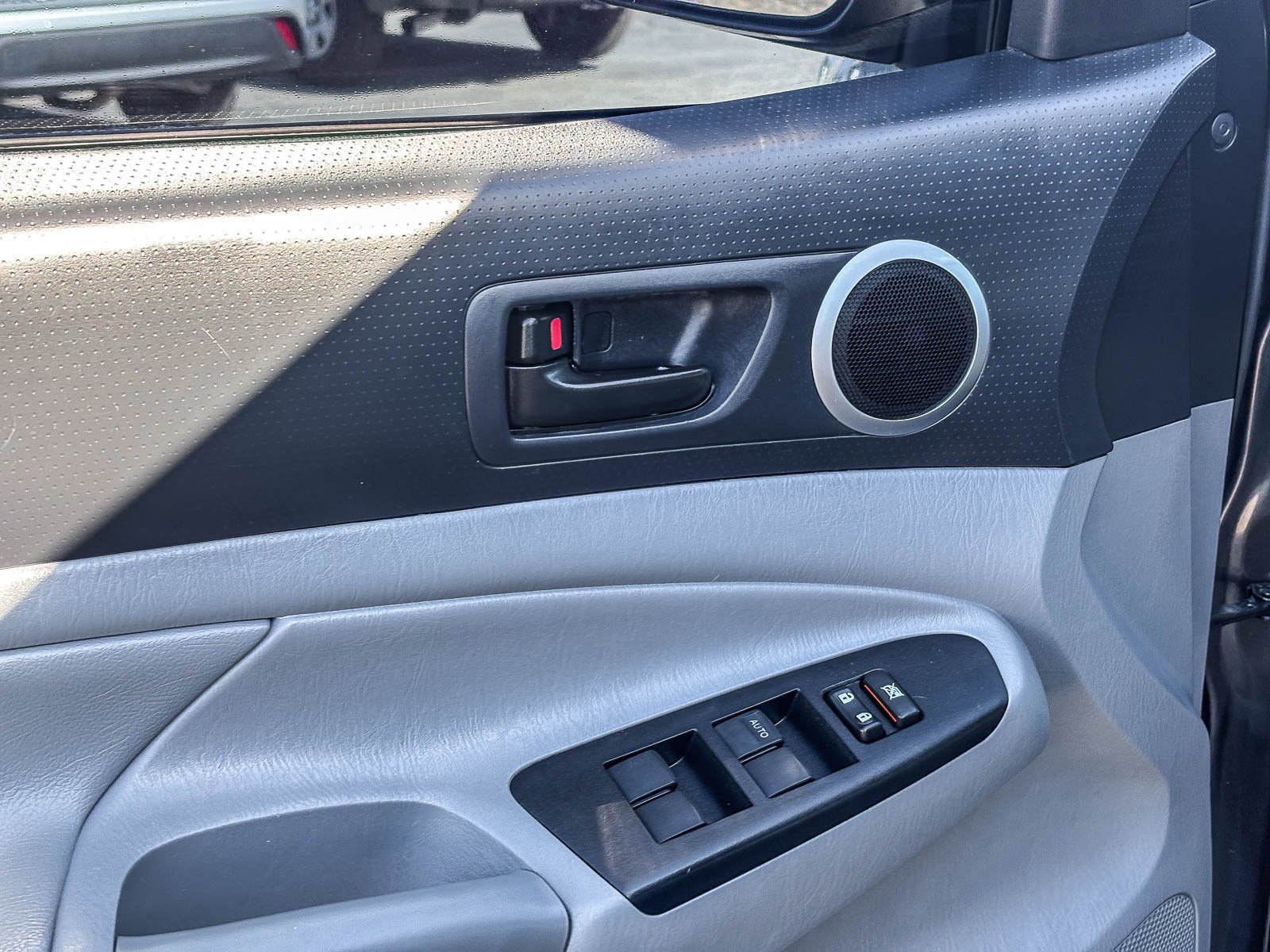 Used 2015 Toyota Tacoma PreRunner w/ TRD Sport Package RWD image 21