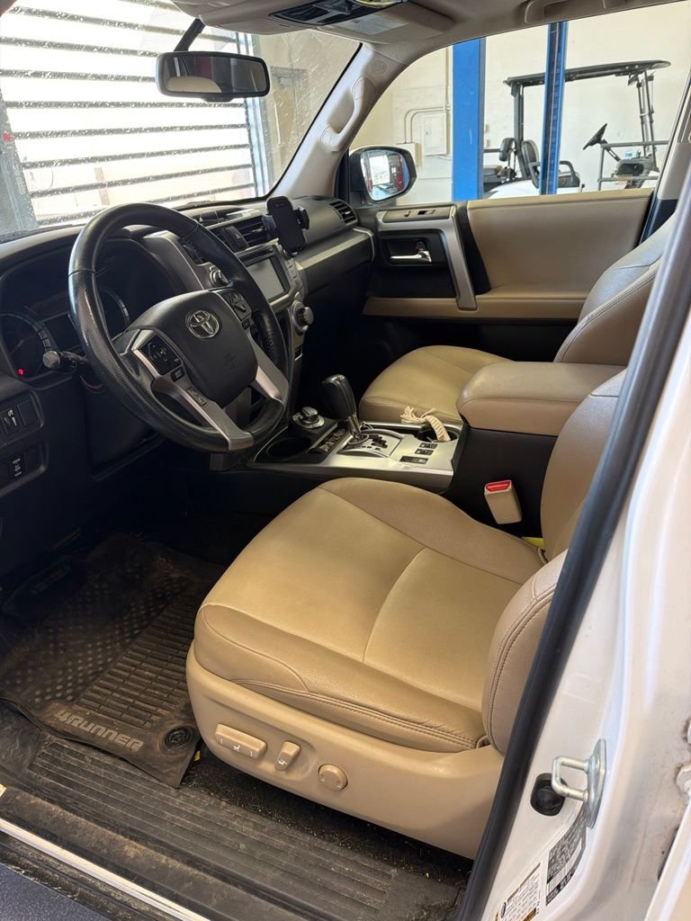 Used 2016 Toyota 4Runner SR5 Premium AWD/4WD image 2