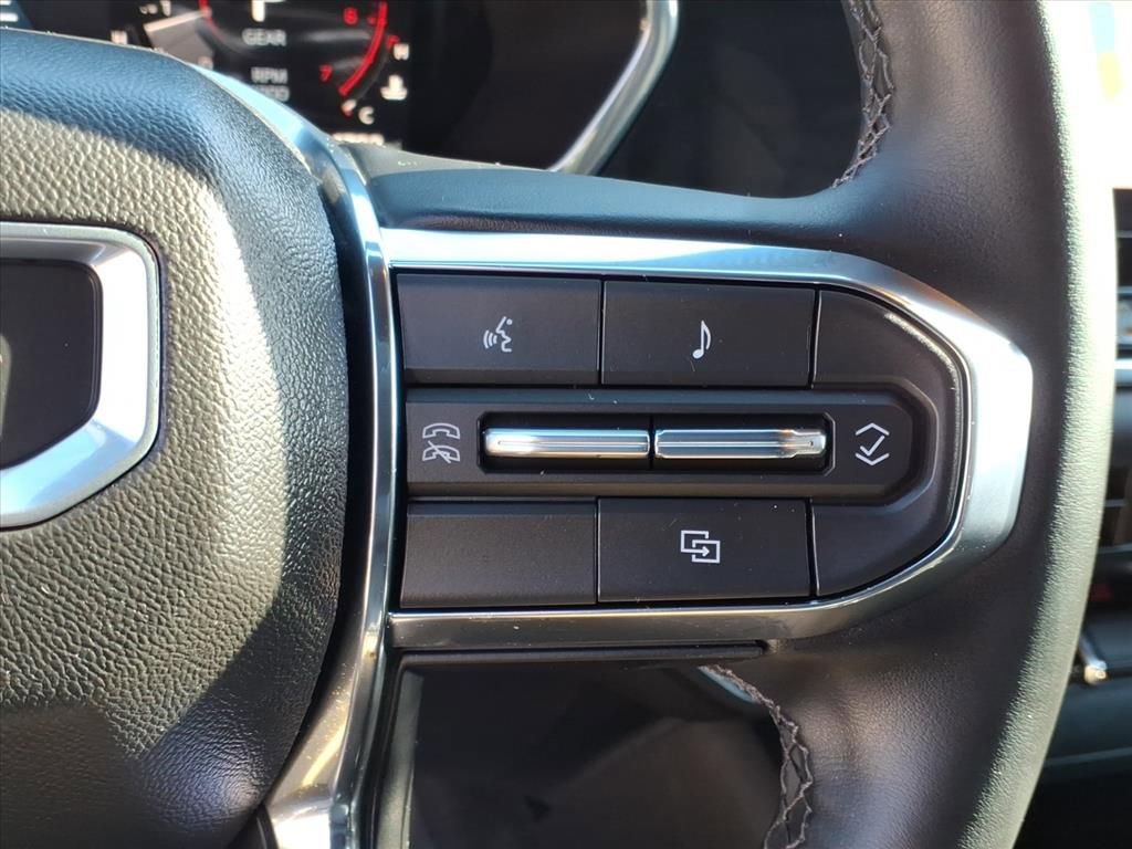 Used 2024 GMC Canyon Elevation image 25