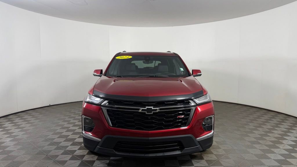 Used 2024 Chevrolet Traverse RS AWD/4WD image 2