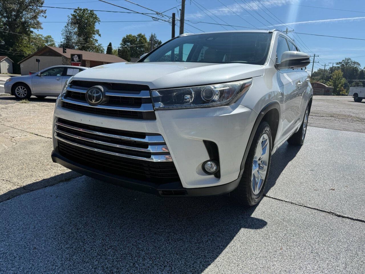 Used 2017 Toyota Highlander Limited FWD image 17