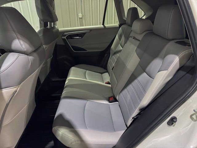 Used 2021 Toyota RAV4 XLE Premium image 22