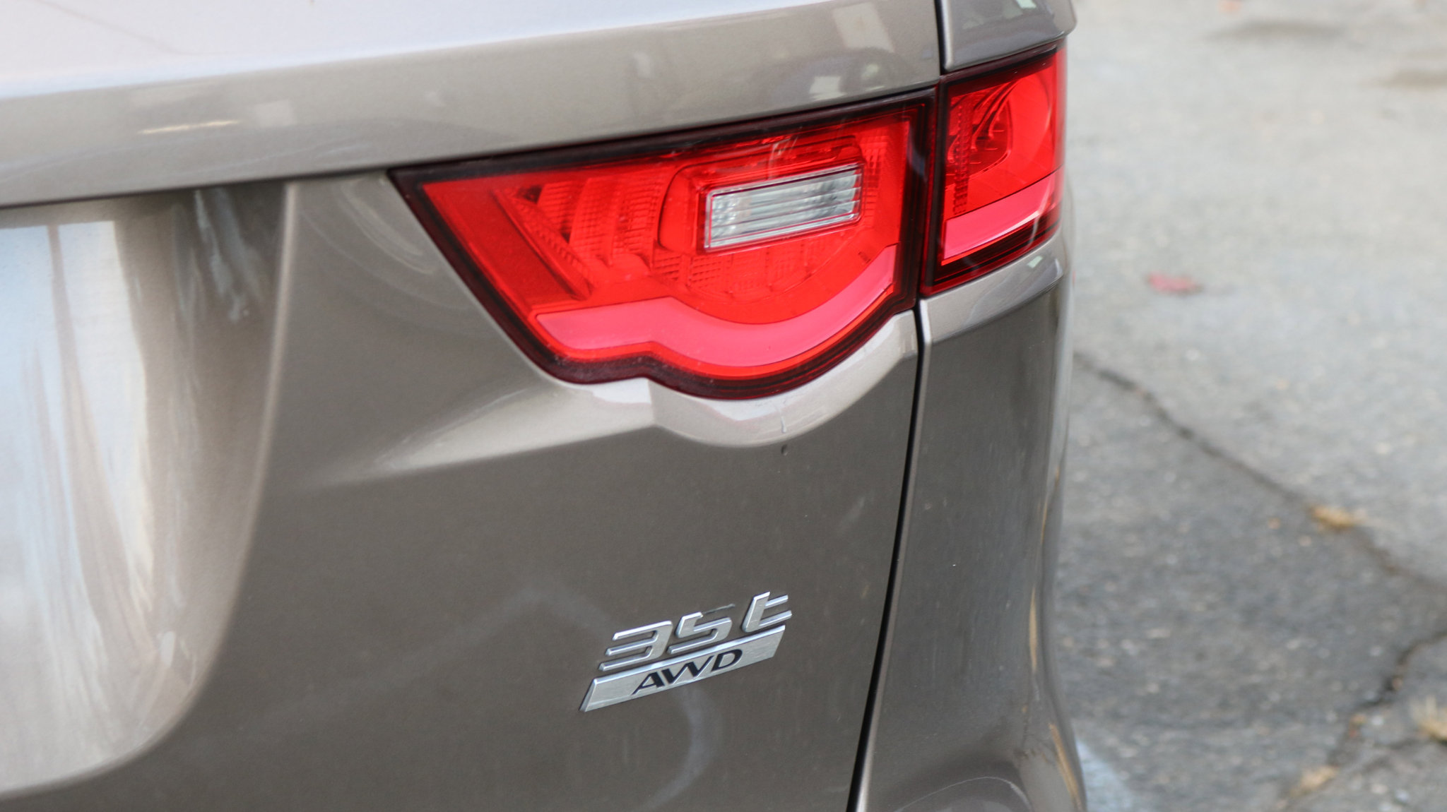 Used 2017 Jaguar F-PACE Prestige image 9