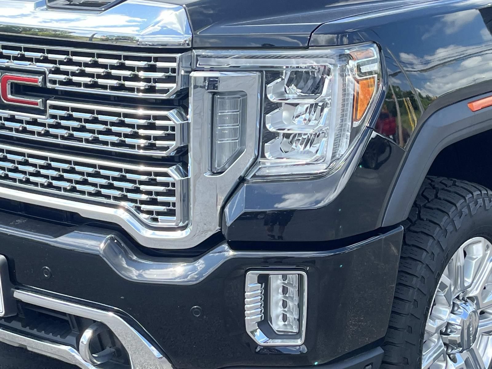 Used 2020 GMC Sierra 3500 Denali w/ Denali Ultimate Package AWD/4WD image 10