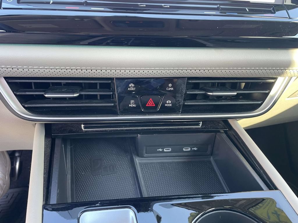 Certified 2024 Volkswagen Atlas SEL Premium R-Line AWD/4WD image 31