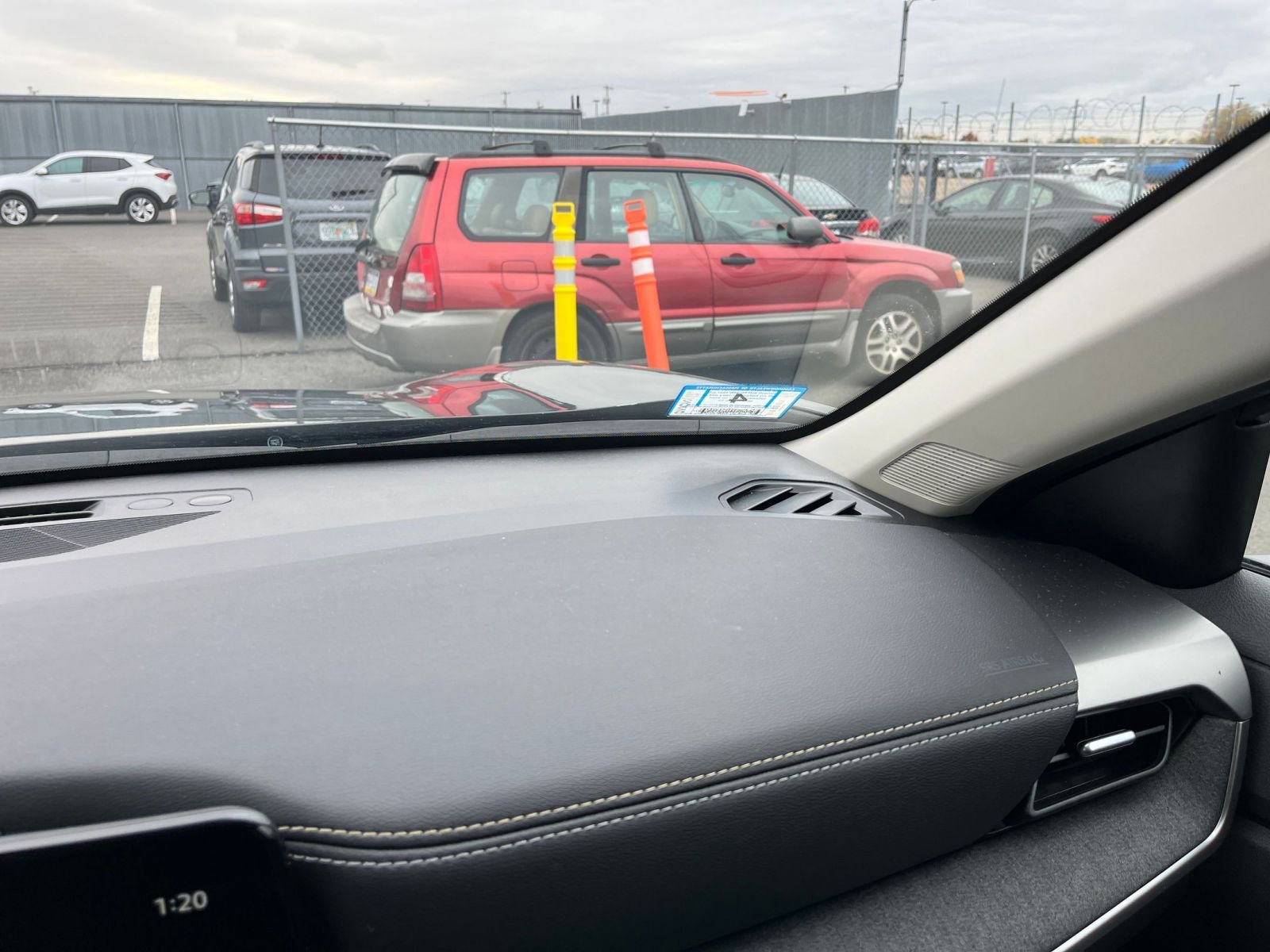 Used 2025 Nissan Kicks SV image 33