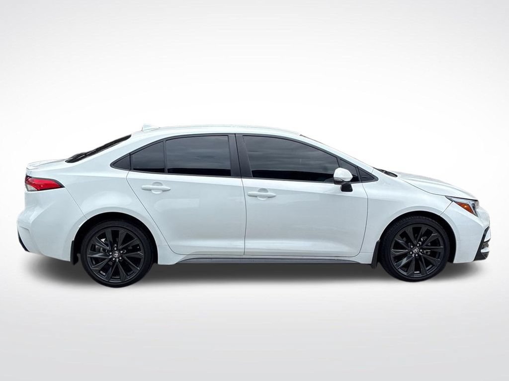 Used 2024 Toyota Corolla SE FWD image 8