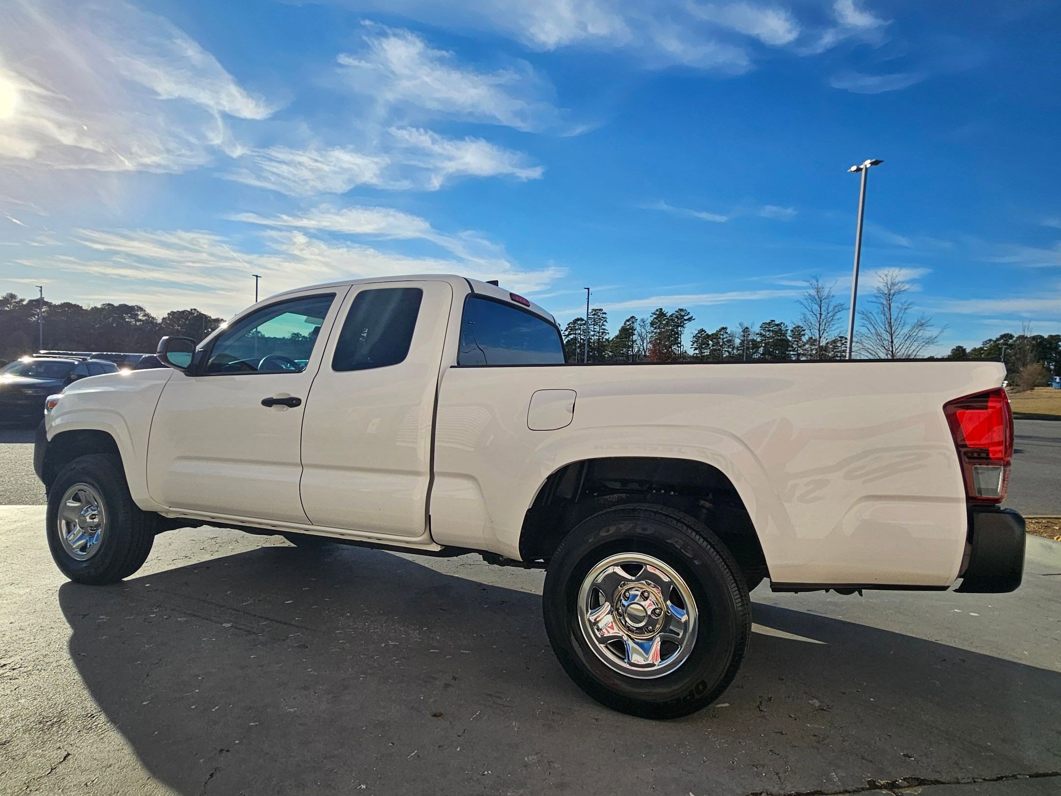 Used 2022 Toyota Tacoma SR image 5