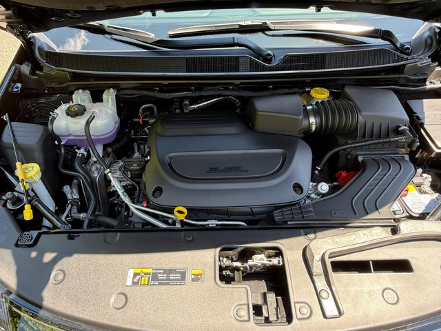 New 2027 Chrysler Pacifica Select FWD image 9