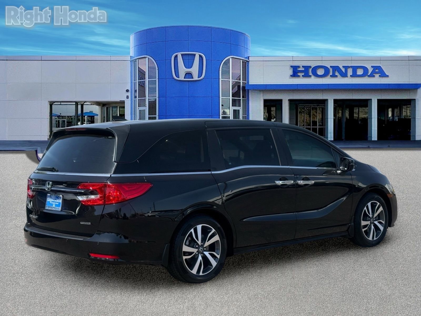 Used 2023 Honda Odyssey Touring image 8
