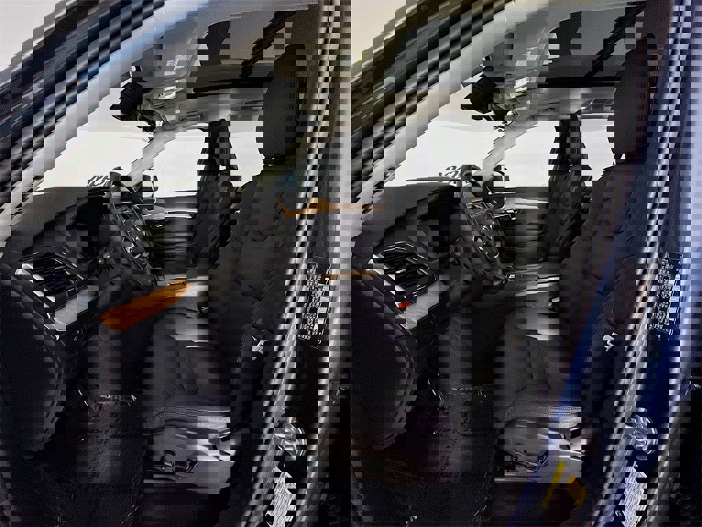 Certified 2025 Volvo XC90 B6 Core image 21