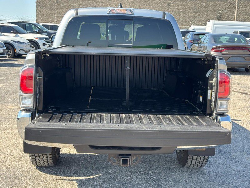 Used 2020 Toyota Tacoma TRD Off-Road AWD/4WD image 11