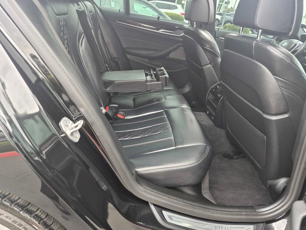 Used 2021 BMW 540i xDrive w/ Executive Package image 37