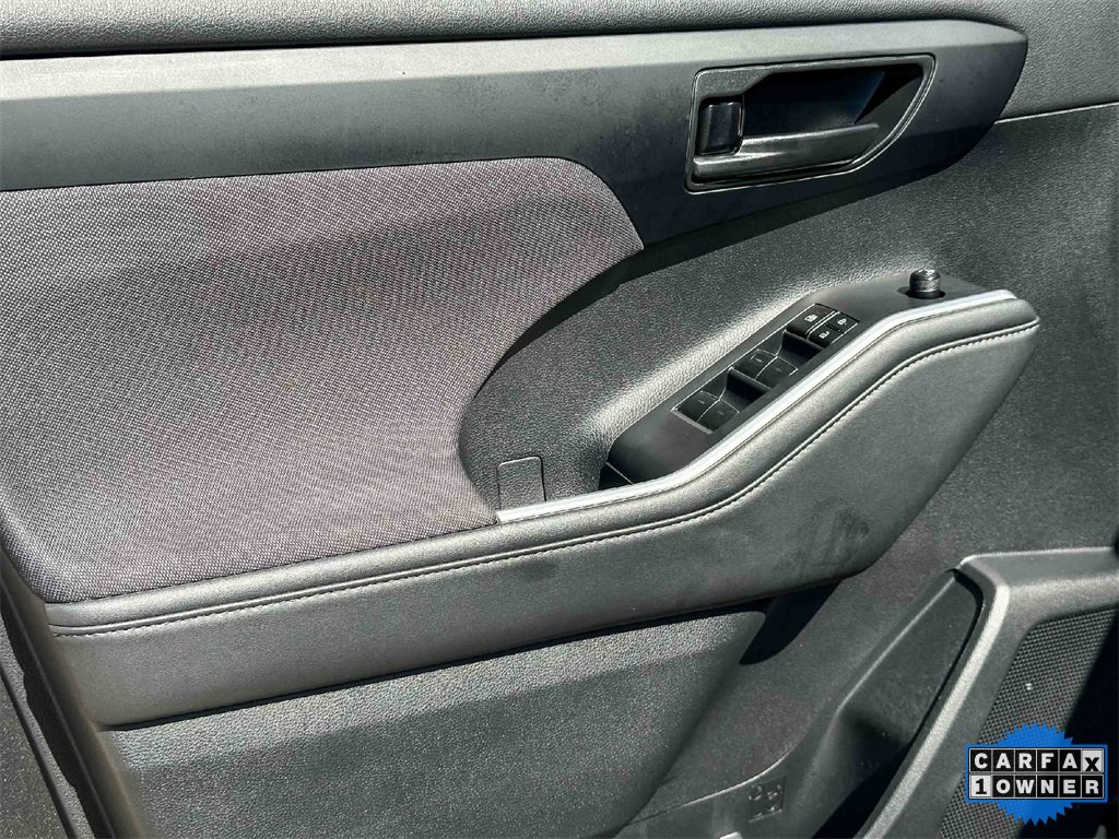 Used 2022 Toyota Highlander LE image 16