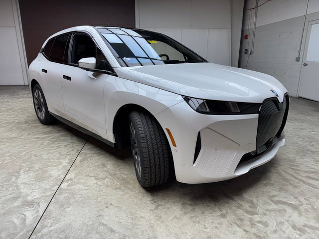 Used 2026 BMW iX xDrive45 image 7