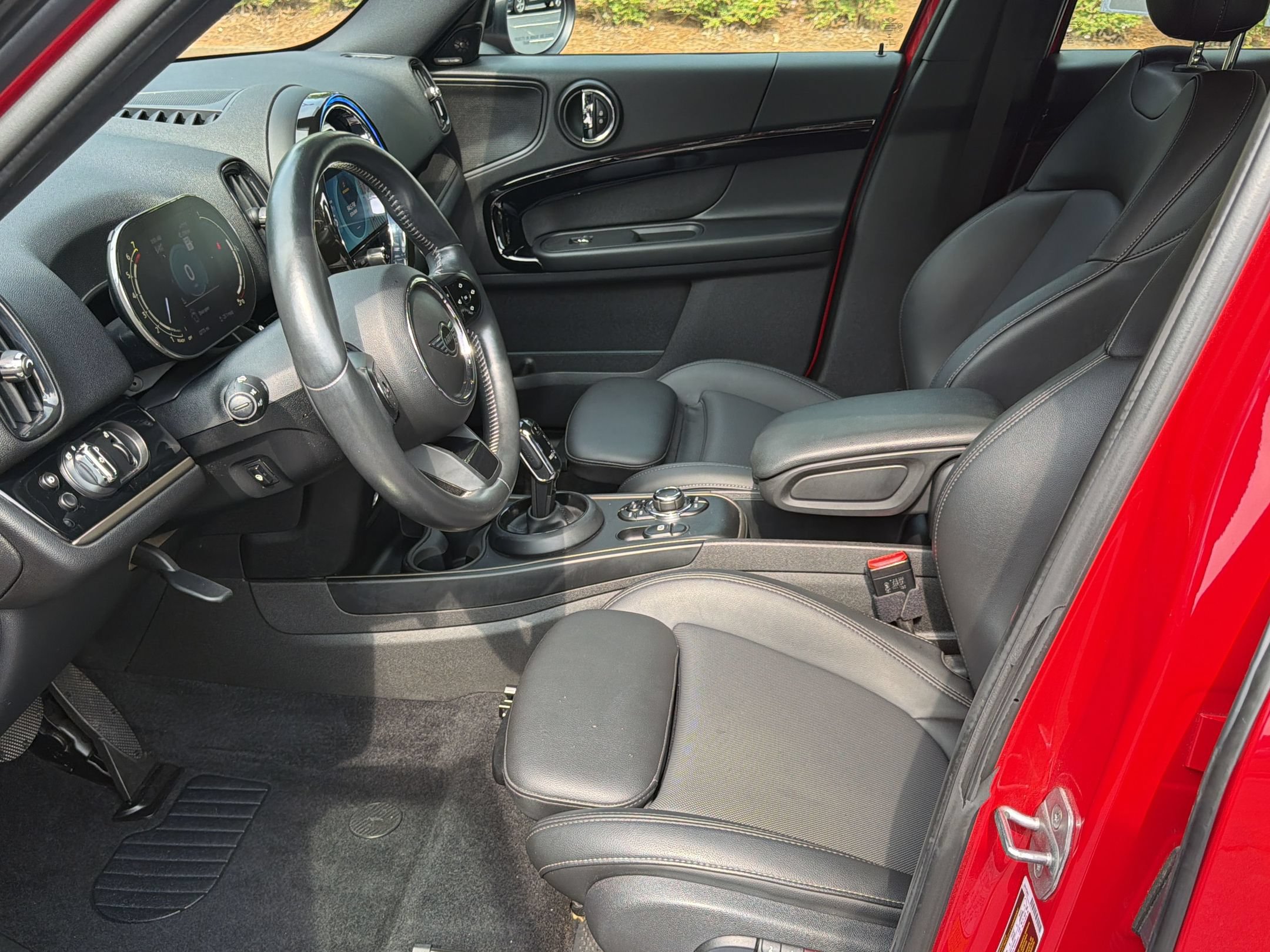 Used 2022 MINI Cooper Countryman S w/ Premium Package FWD image 5