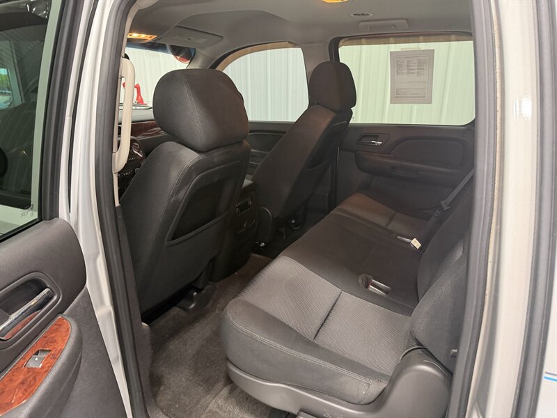 Used 2011 Chevrolet Suburban LS RWD image 13