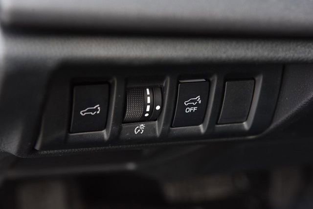 Used 2025 Subaru Outback Onyx Edition image 12