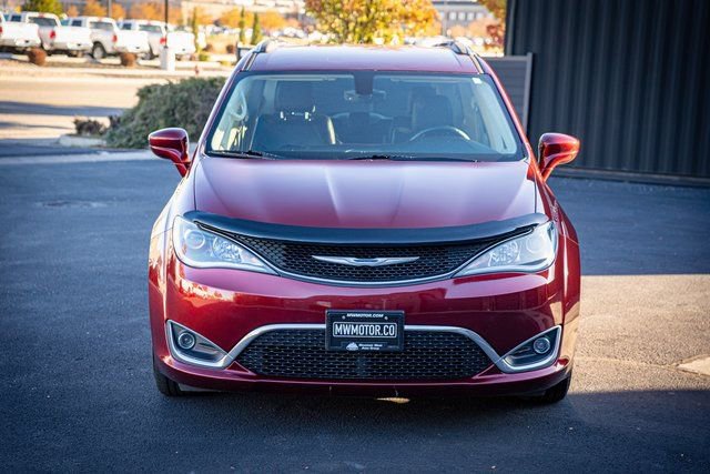 Used 2017 Chrysler Pacifica Touring-L Plus image 2