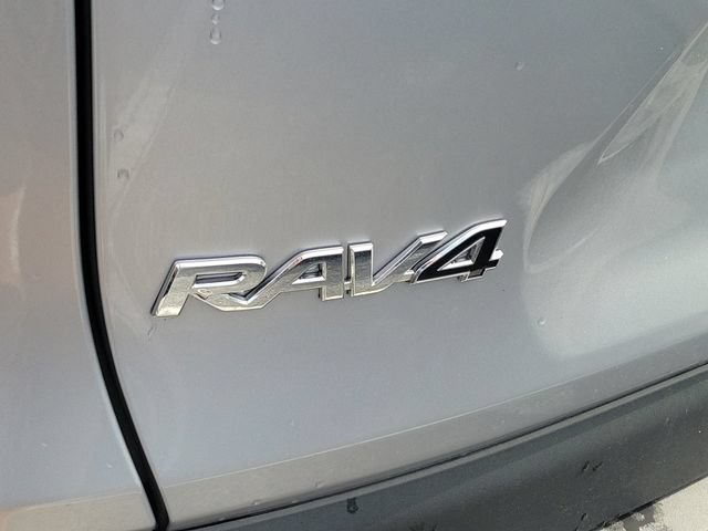 Used 2023 Toyota RAV4 XLE w/ Convenience Package FWD image 5