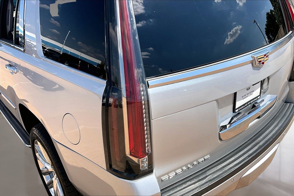 Used 2019 Cadillac Escalade Luxury AWD/4WD image 33