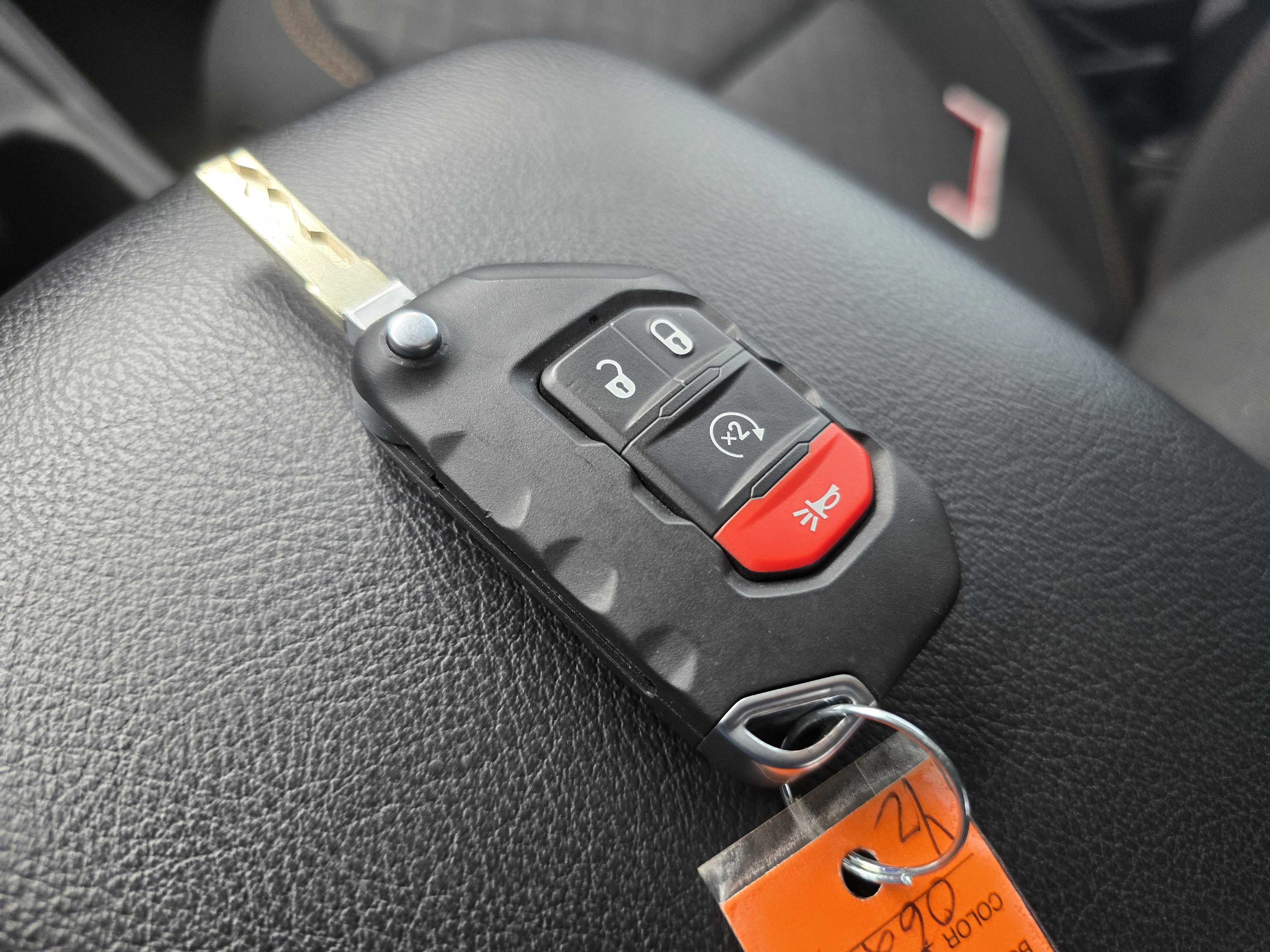 Used 2024 Jeep Gladiator Mojave w/ Technology Group image 31