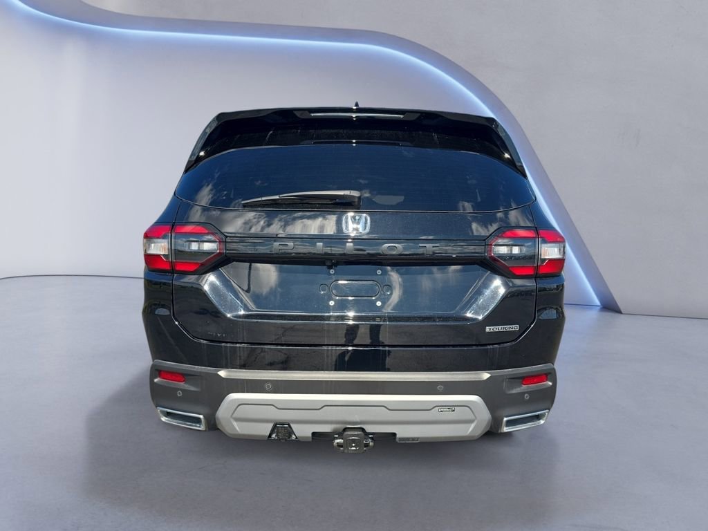 Certified 2025 Honda Pilot Touring image 4