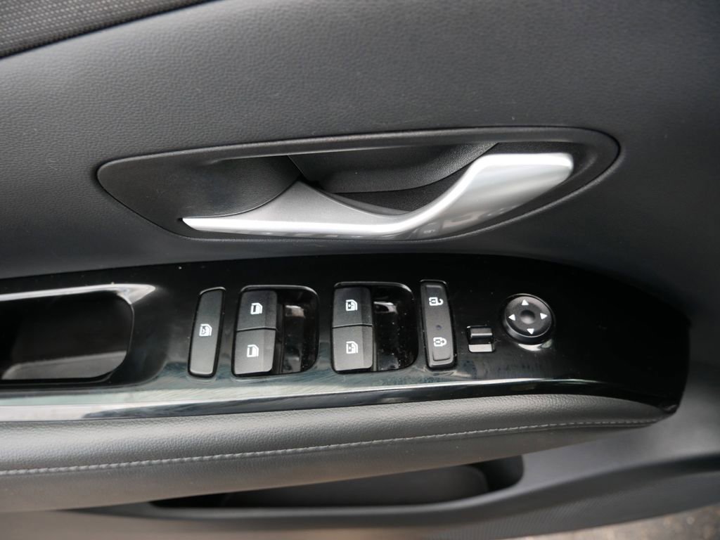 Used 2022 Hyundai Tucson Limited AWD/4WD image 16