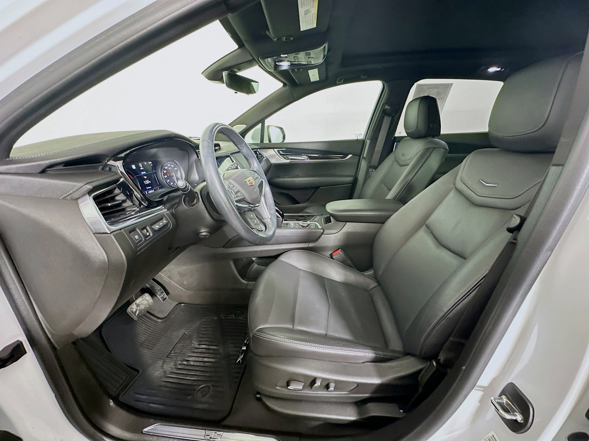 Used 2024 Cadillac XT5 Premium Luxury w/ Technology Package FWD image 13
