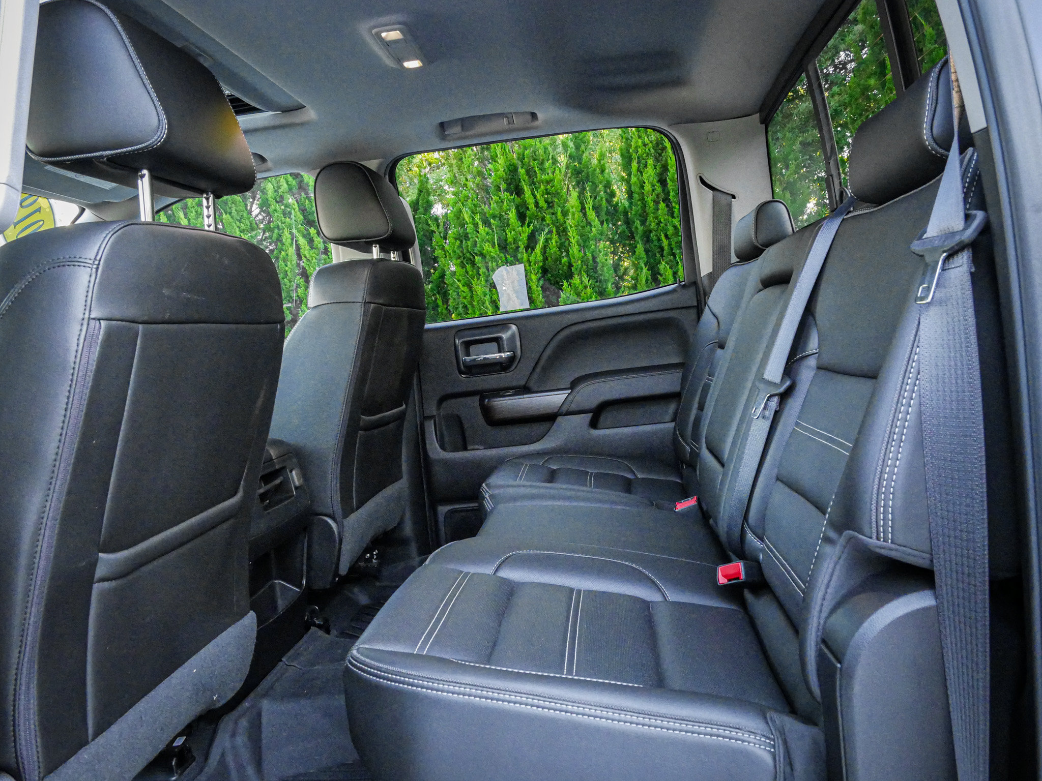 Used 2019 GMC Sierra 2500 Denali w/ Duramax Plus Package AWD/4WD image 31