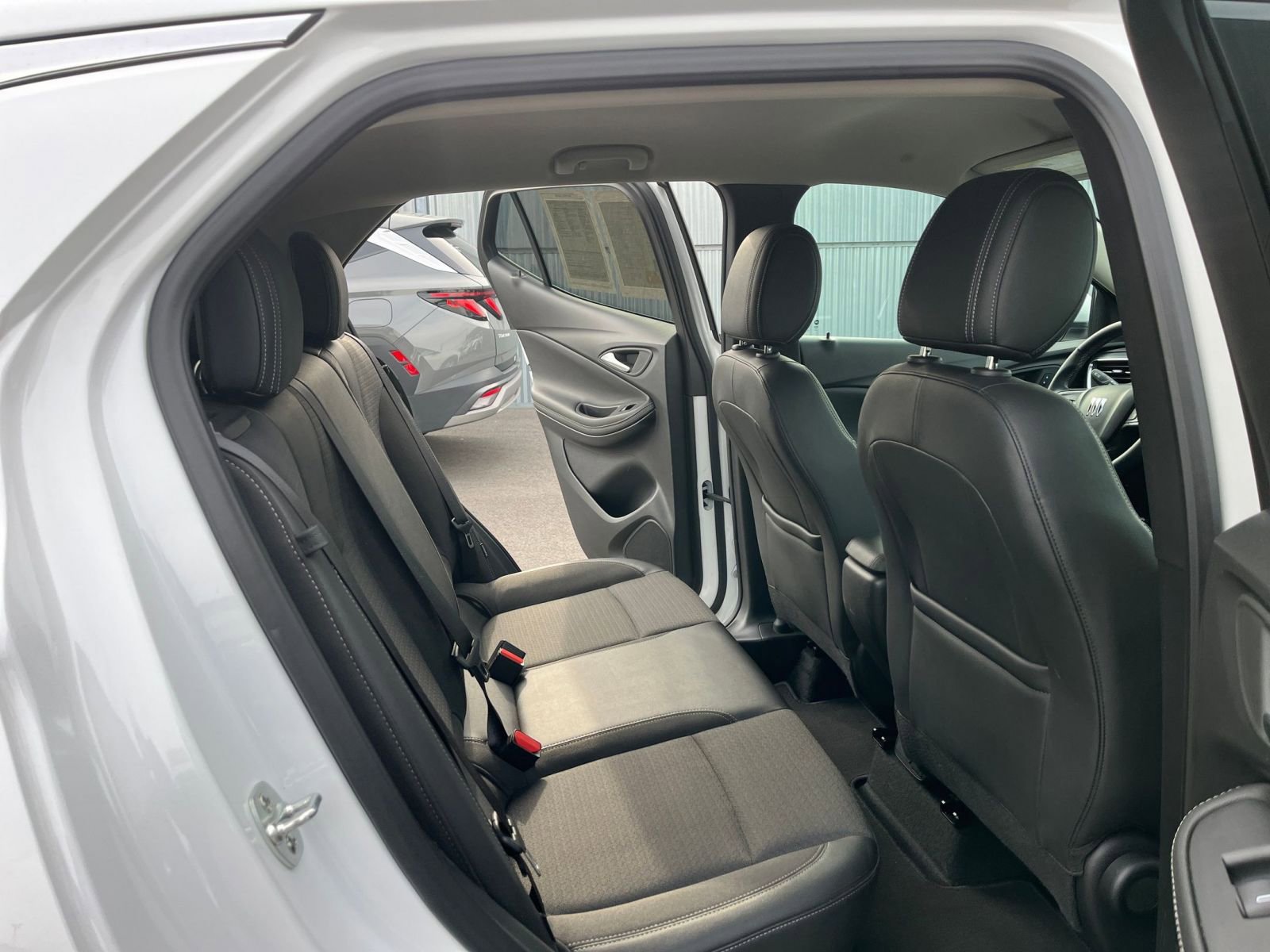 Used 2025 Buick Encore GX Preferred image 24