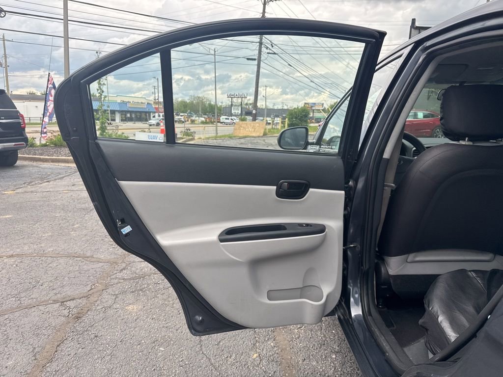 Used 2011 Hyundai Accent GLS w/ Premium Pkg 4 FWD image 26