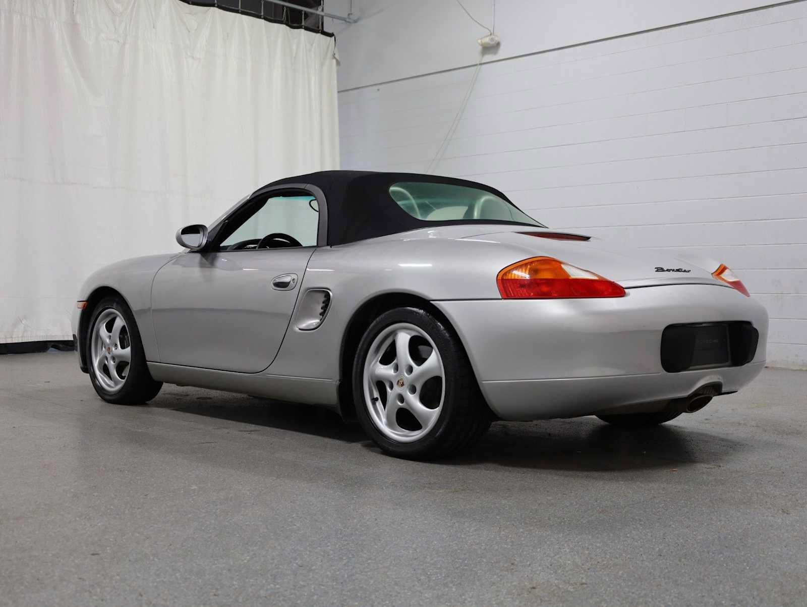 Used 2000 Porsche Boxster RWD image 3