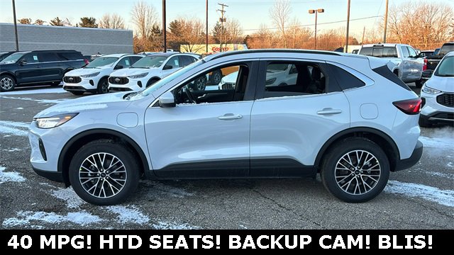 New 2026 Ford Escape SE image 3